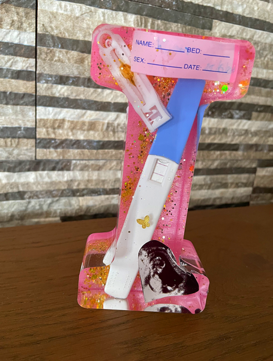 Μονογράμματα Αναμνηστικά Γέννας από Υγρό Γυαλί