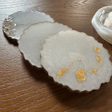 enthymion-resin-diakosmitika-souver-apo-ugro-gyali-me-anaglifi-perimetro-01