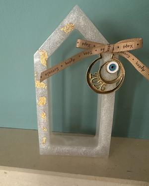 Χριστουγεννιάτικο Χειροποίητο Σπιτάκι από Υγρό Γυαλί