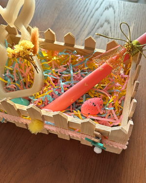 Πασχαλινό Κουτί Δώρου με Λαμπάδα